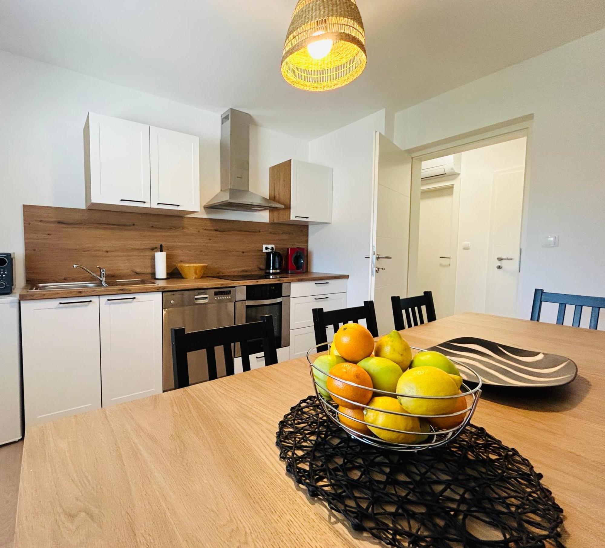 Apartma Jana Zirovnica ภายนอก รูปภาพ